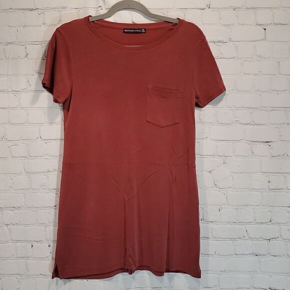 Abercrombie & Fitch Tops - Abercrombie and Fitch long length t shirt size S
